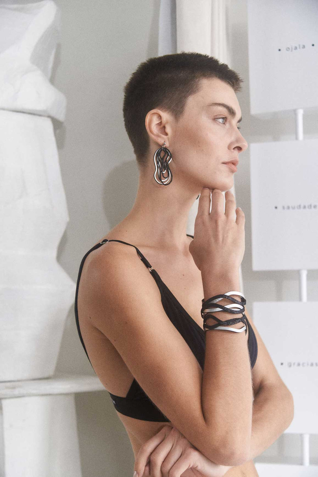 Brazalete Curves Duo - Plata/Negro