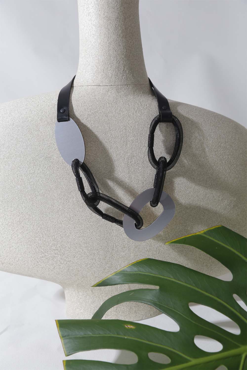 Collar Miss Link Corto - Plata/Negro/Oro