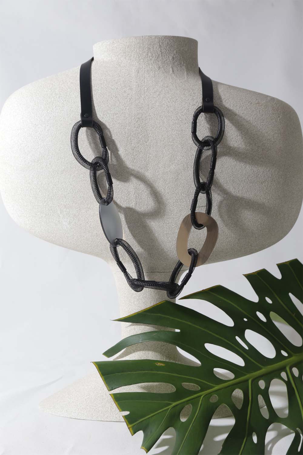 Collar Miss Link Largo - Plata/Negro/Oro