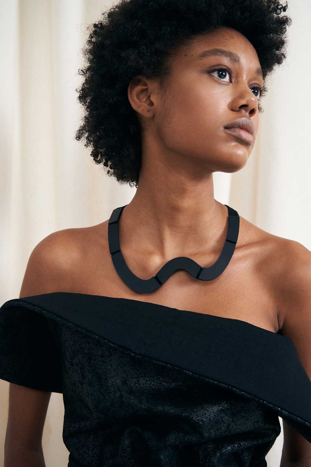Collar Mies Corto - Negro 