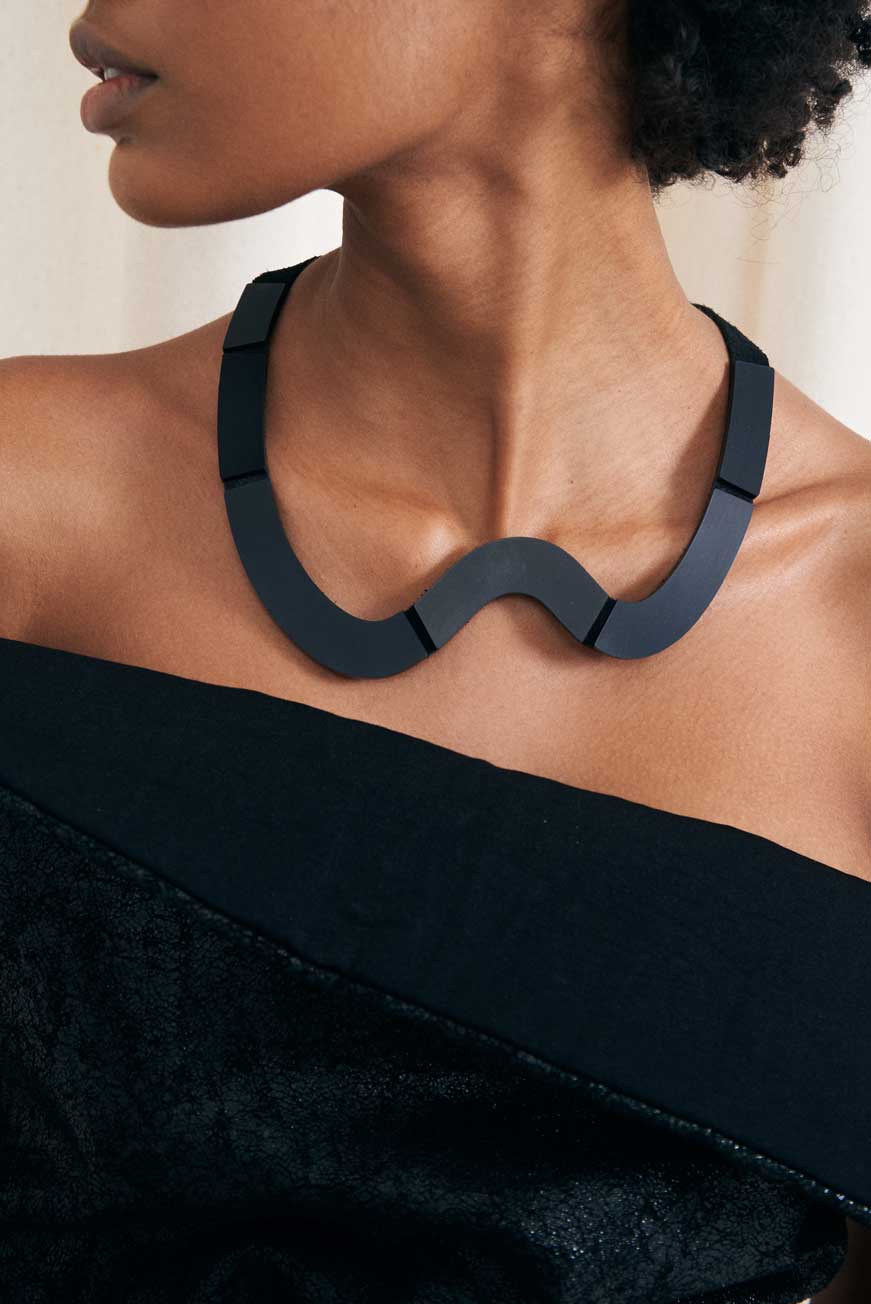 Collar Mies Corto - Negro 