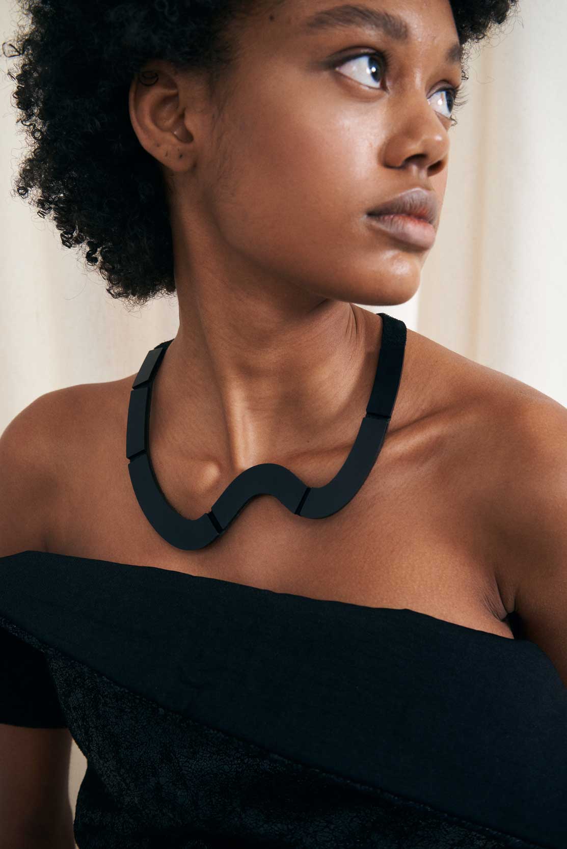 Collar Mies Corto - Negro 
