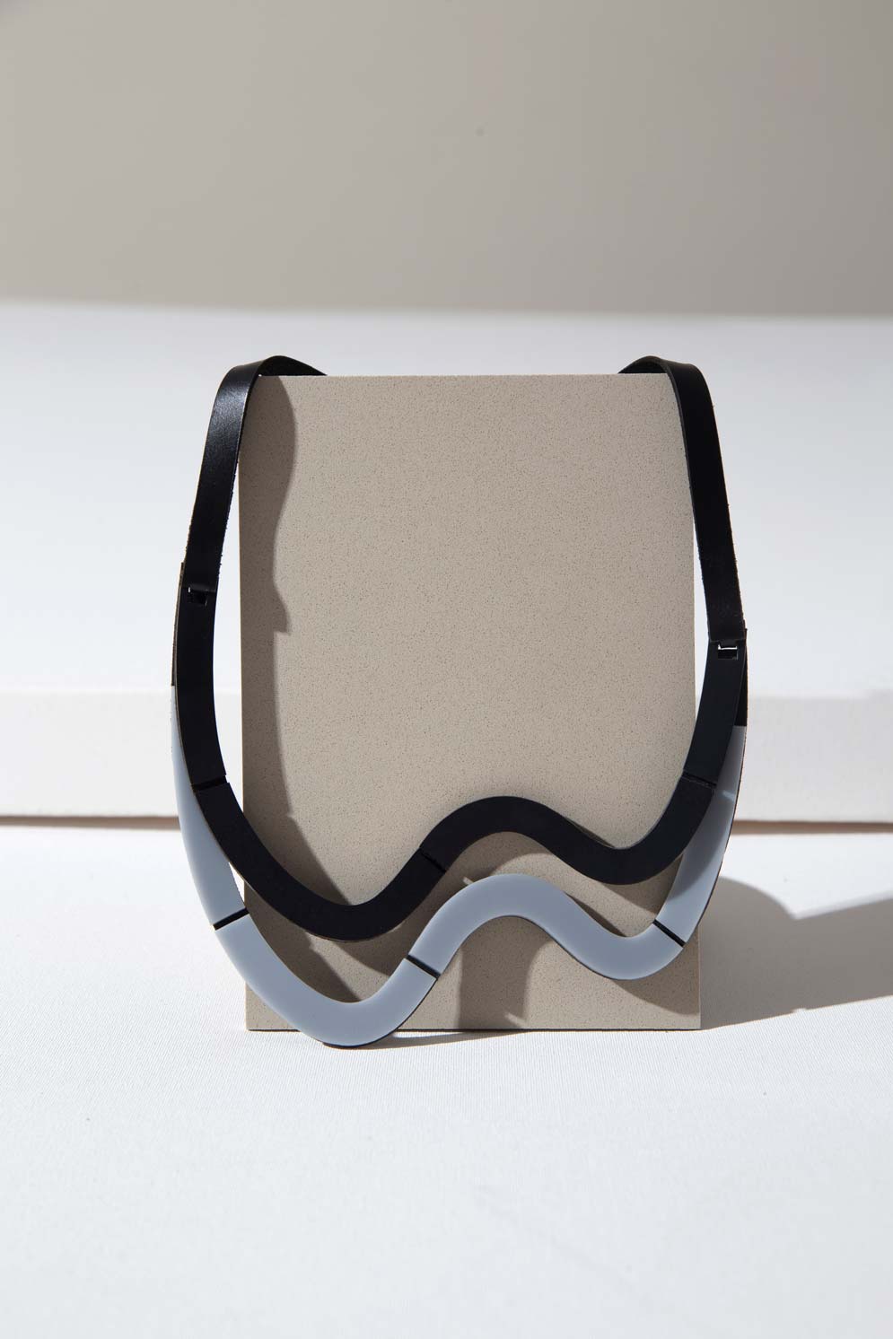 Collar Mies Doble Olas - Negro/Gris