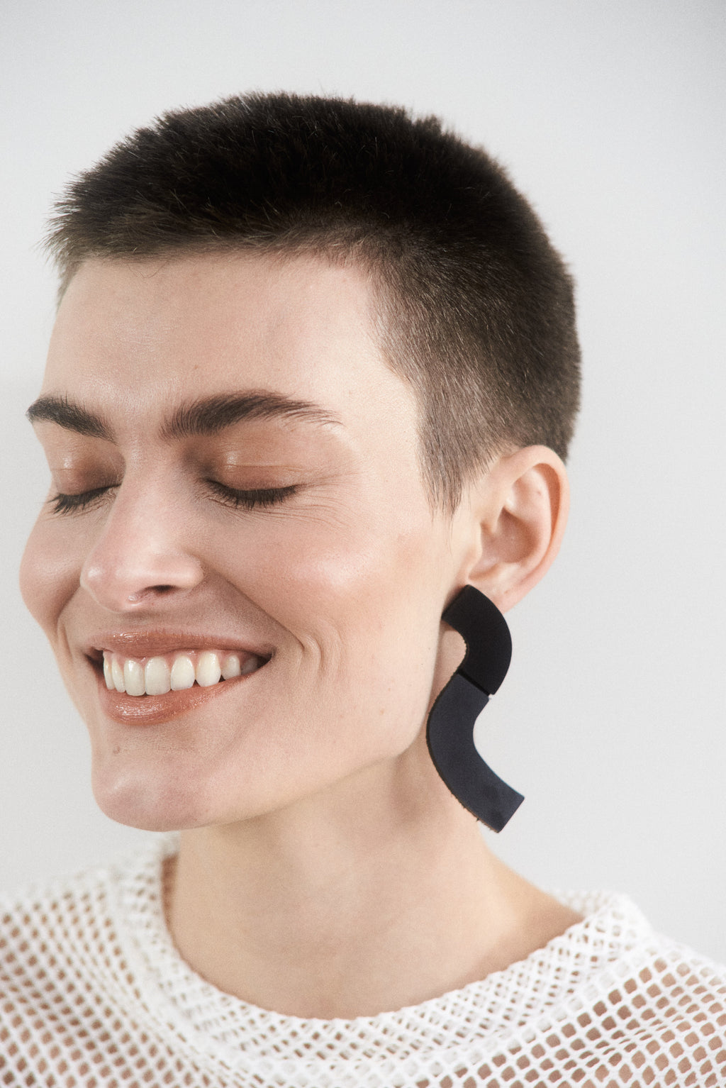 Pendientes Mies Wave - Negro
