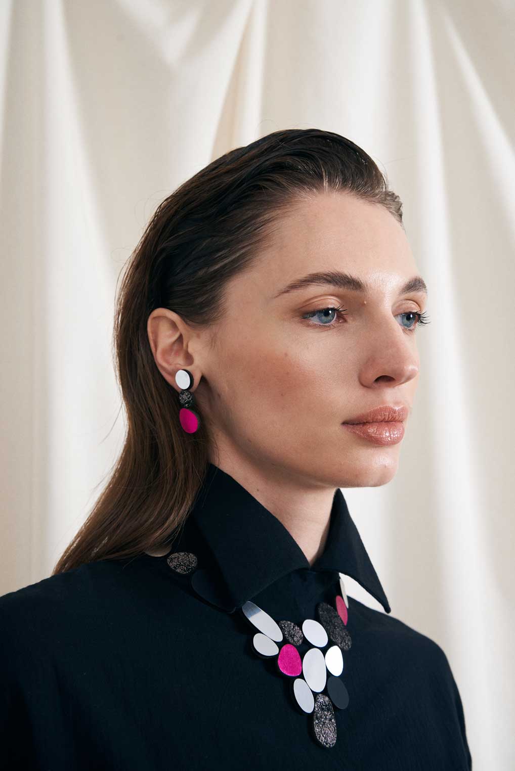 Collar Organic Reflections V - Plata/Negro/Peltre/Fuchsia
