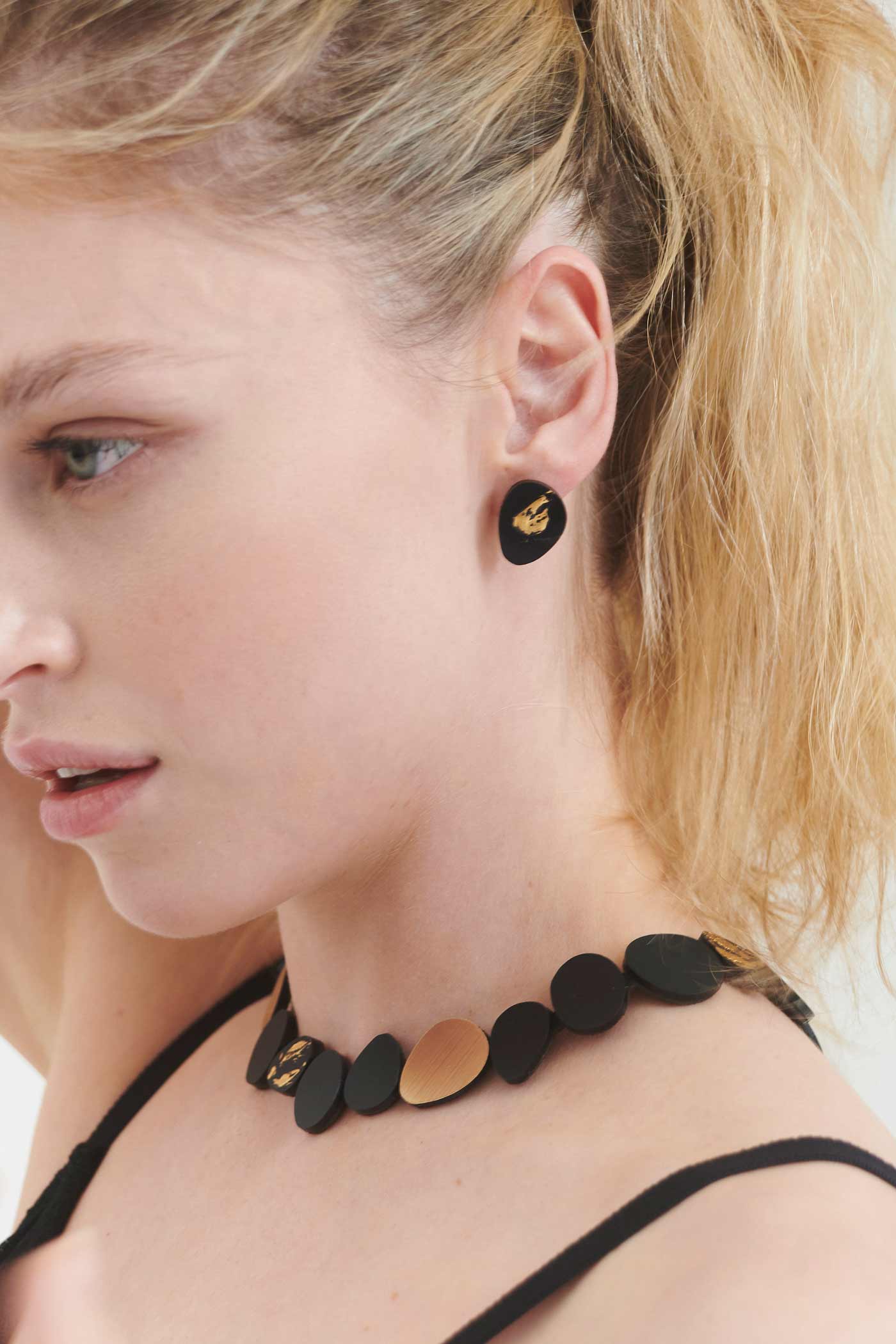 Collar Organic Reflections - Negro/Oro