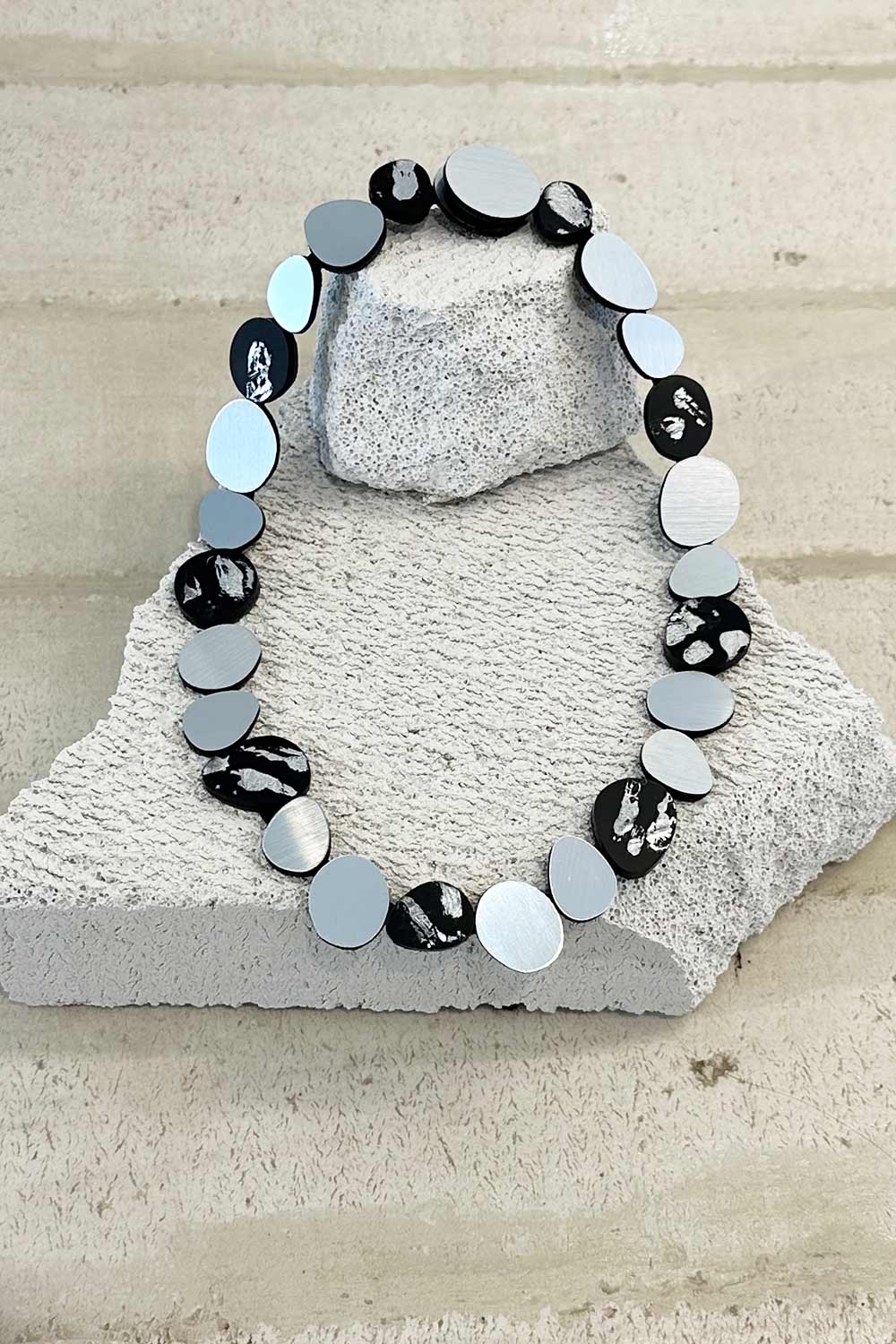 Collar Organic Reflections Redondo - Plata/Negro