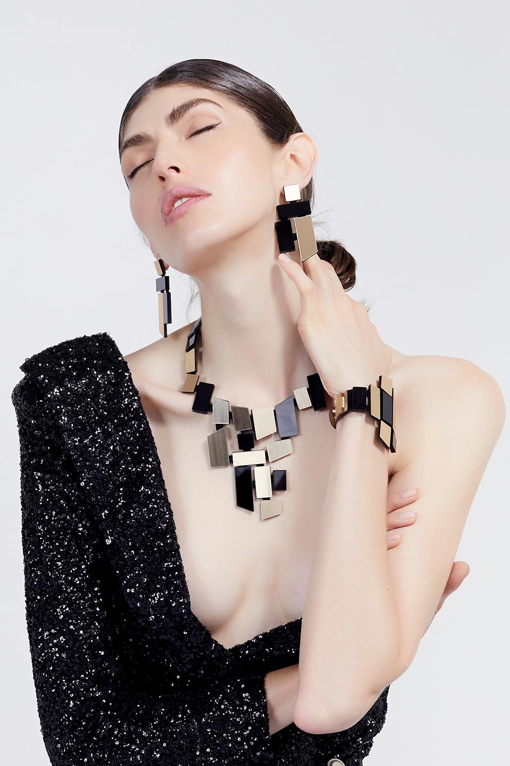 Collar Piet V - Negro/Oro