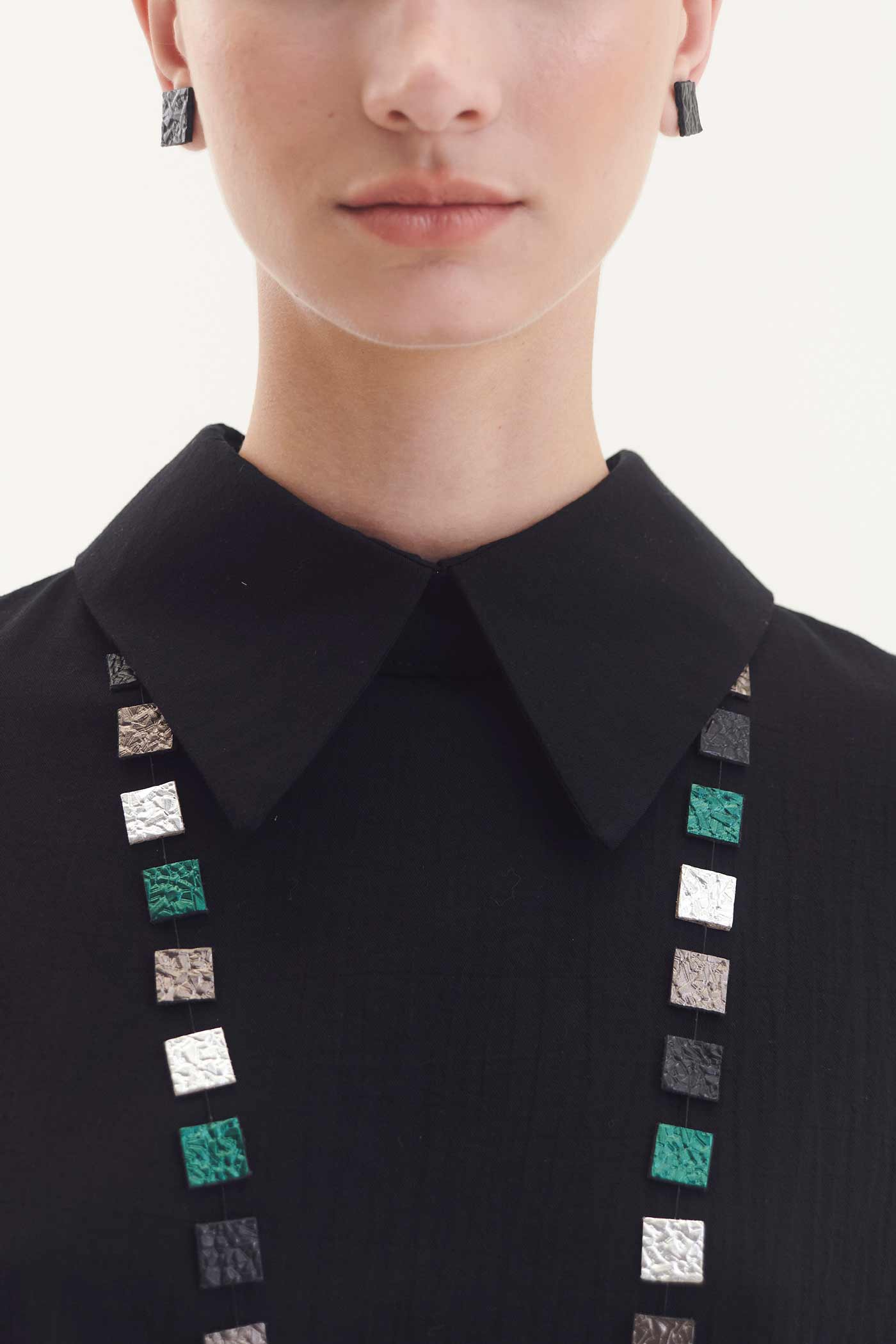 Collar Rainbow Largo - Plata/Negro/Peltre/Verde