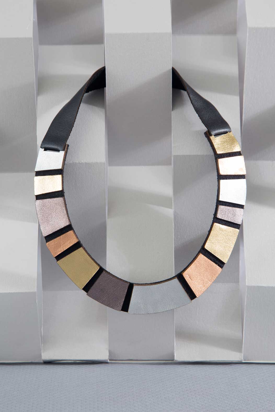 Collar Rainbow Redondo - Metálico