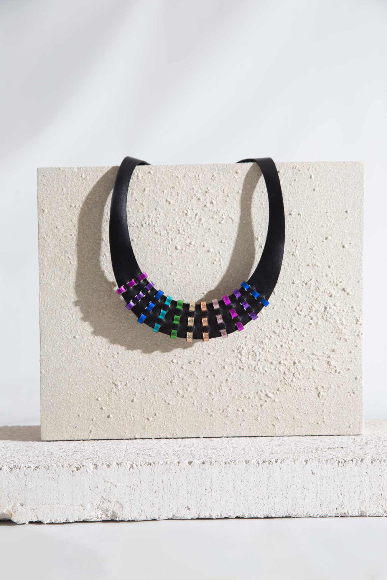 Collar Rainbow Threads 