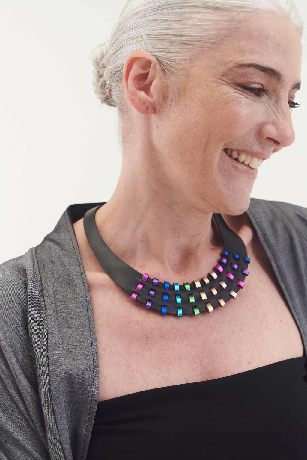 Collar Rainbow Threads 