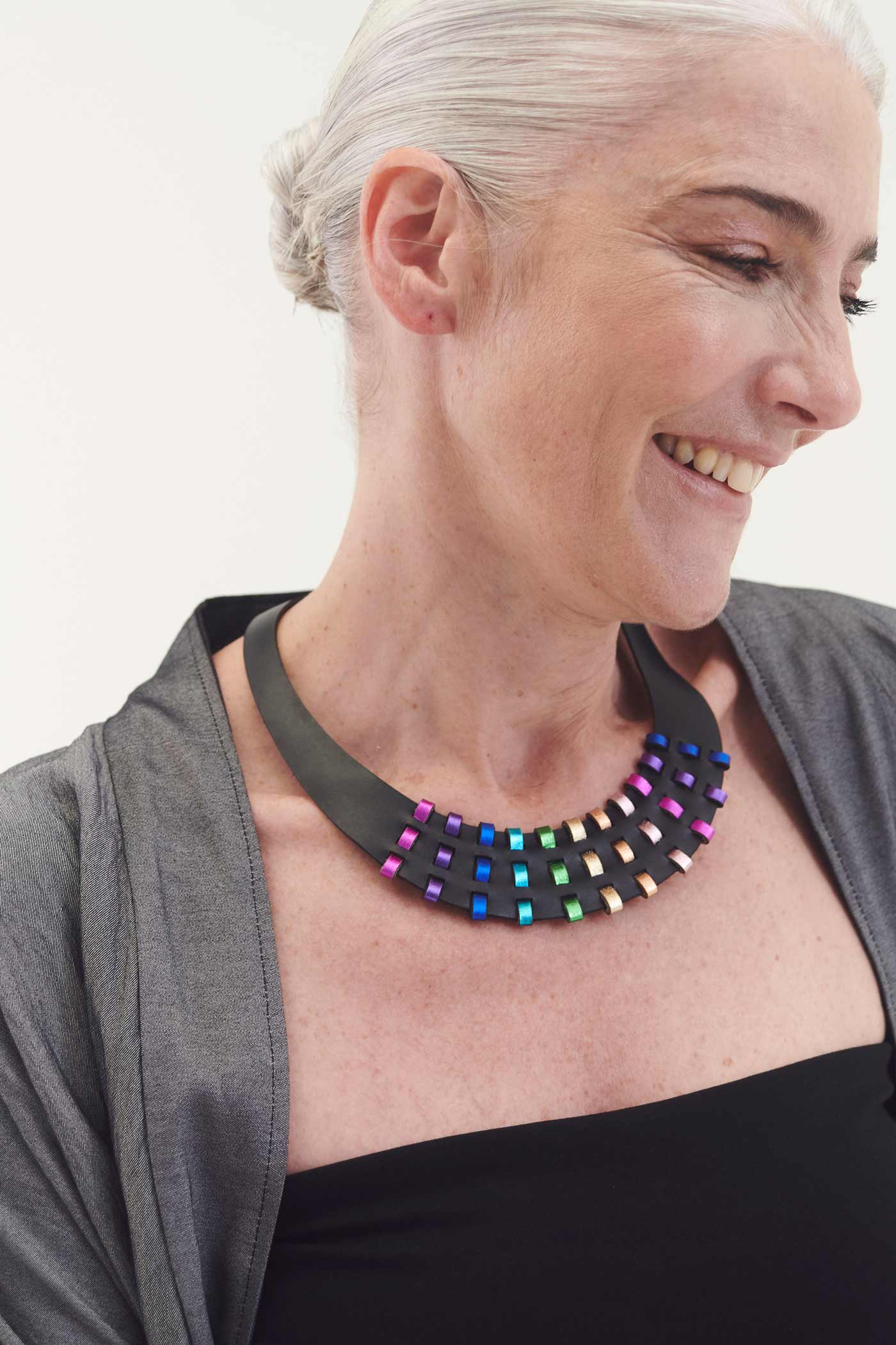 Collar Rainbow Threads 
