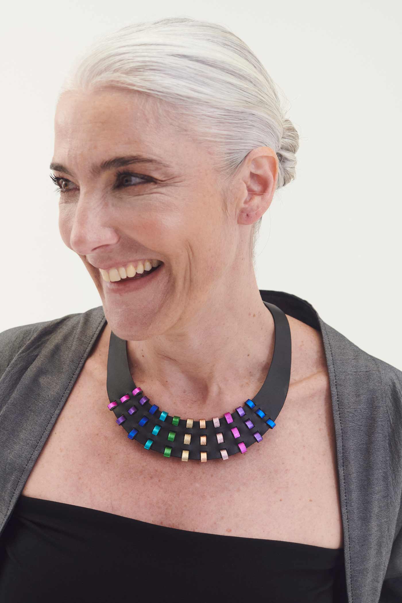 Collar Rainbow Threads 