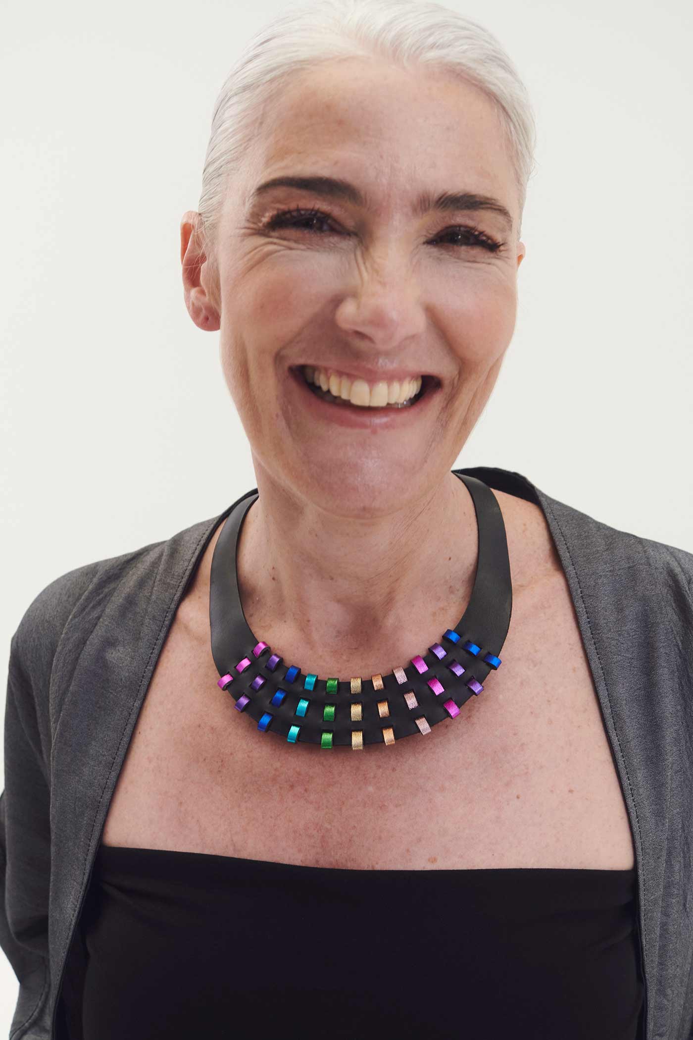 Collar Rainbow Threads 