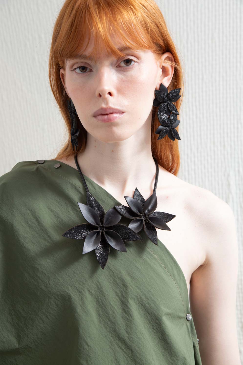 Pendientes Isabella Flor - Negro
