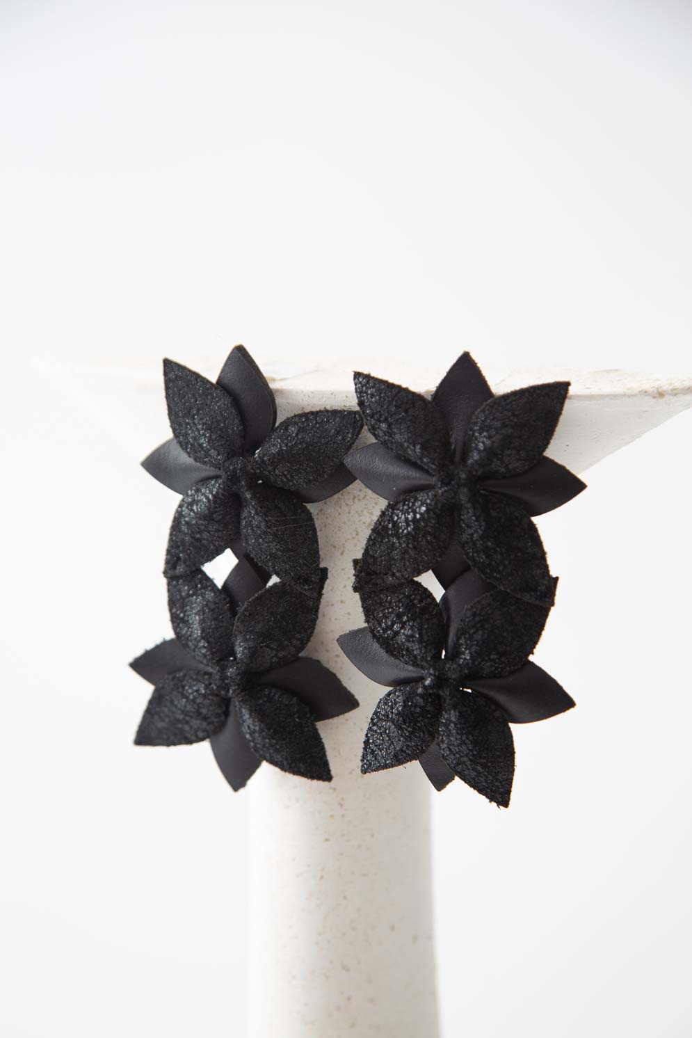 Pendientes Isabella Flor - Negro