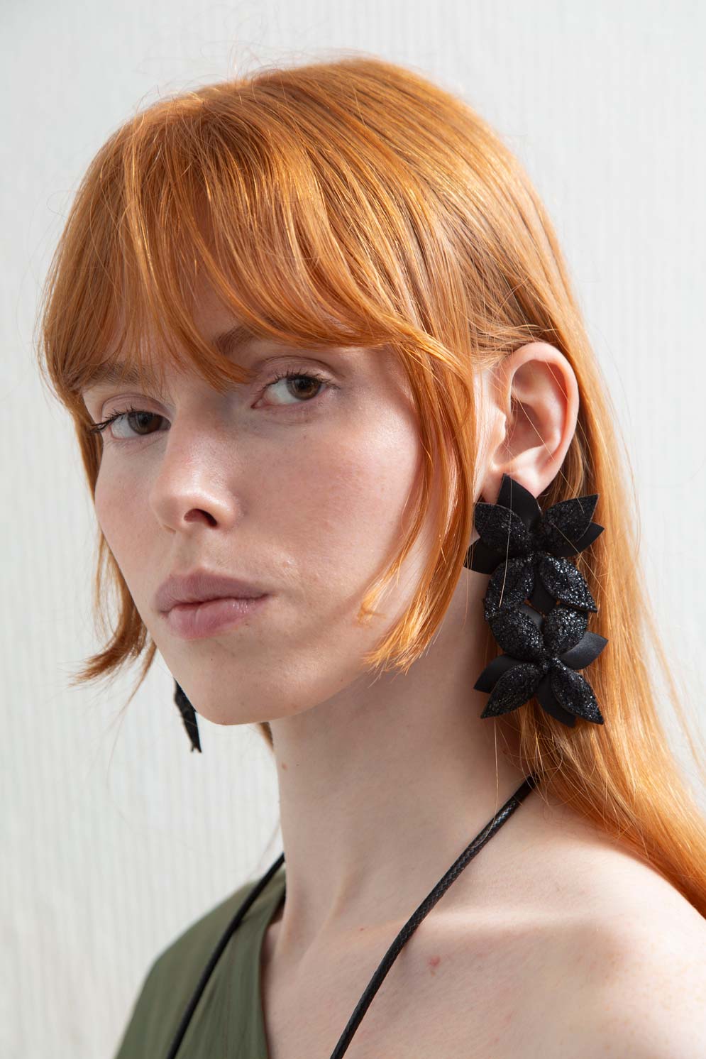 Pendientes Isabella Flor - Negro