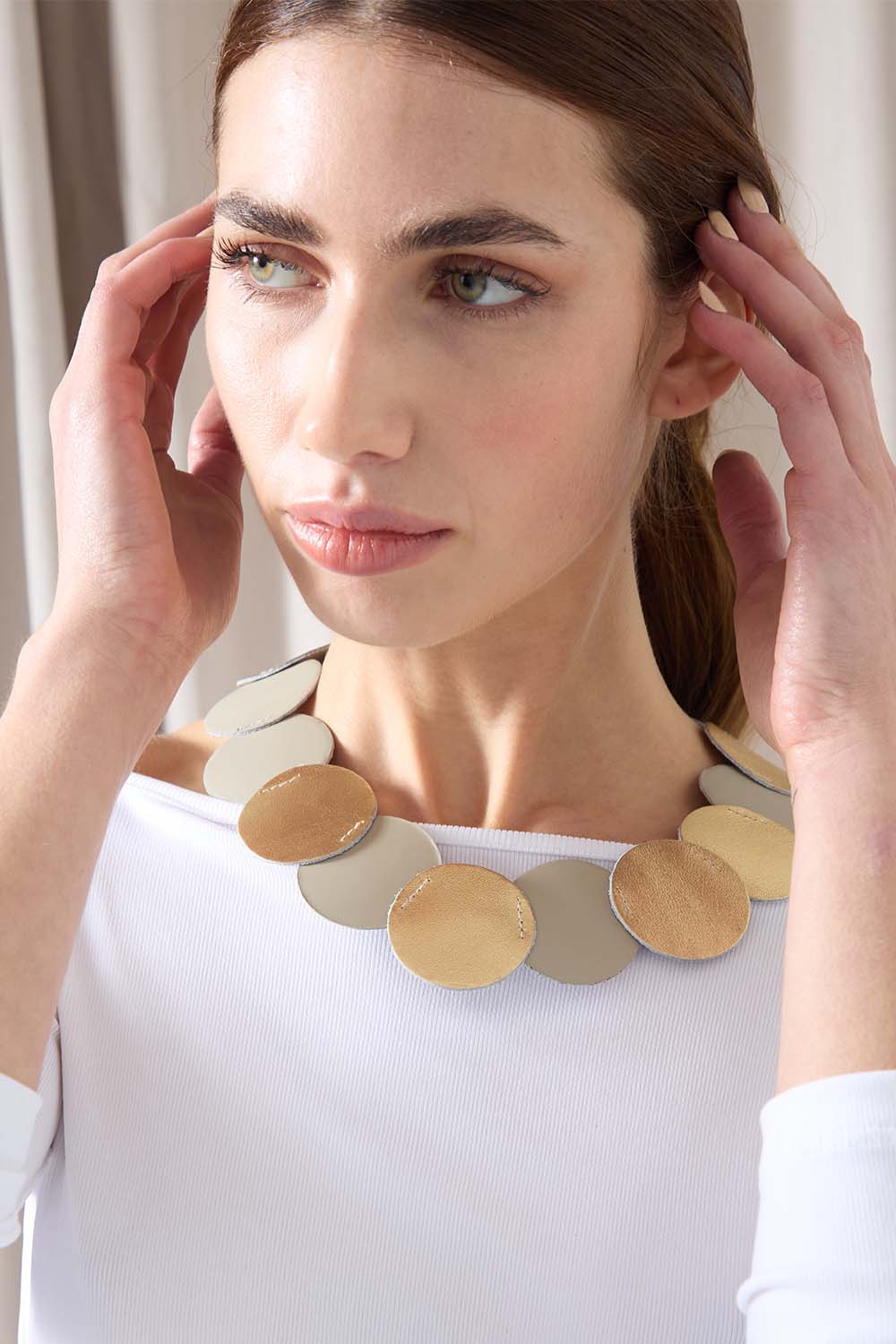 Collar Yayoi Dots Corto - Oro/Visón