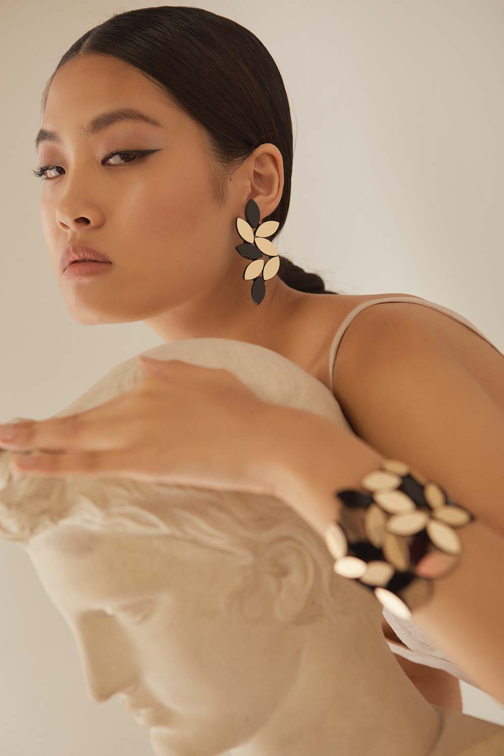 Brazalete Kate Leaves - Negro/Oro