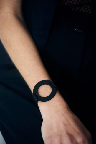 Brazalete Mies Círculo - Negro
