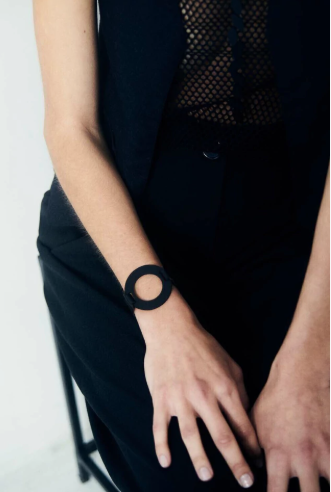 Brazalete Mies Círculo - Negro